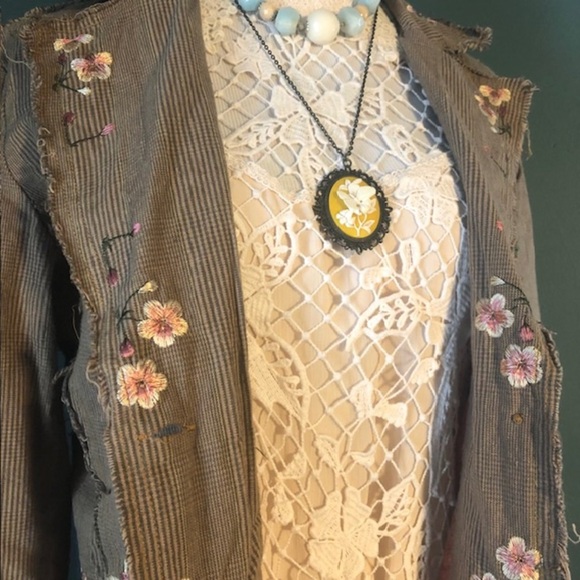 Paparazzi embroidered jacket - Picture 6 of 6